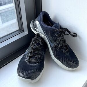 Nike Metcon 4 Cross Training Shoes Womens Sz 6.5 Metallic Blue Athletic Sneakers